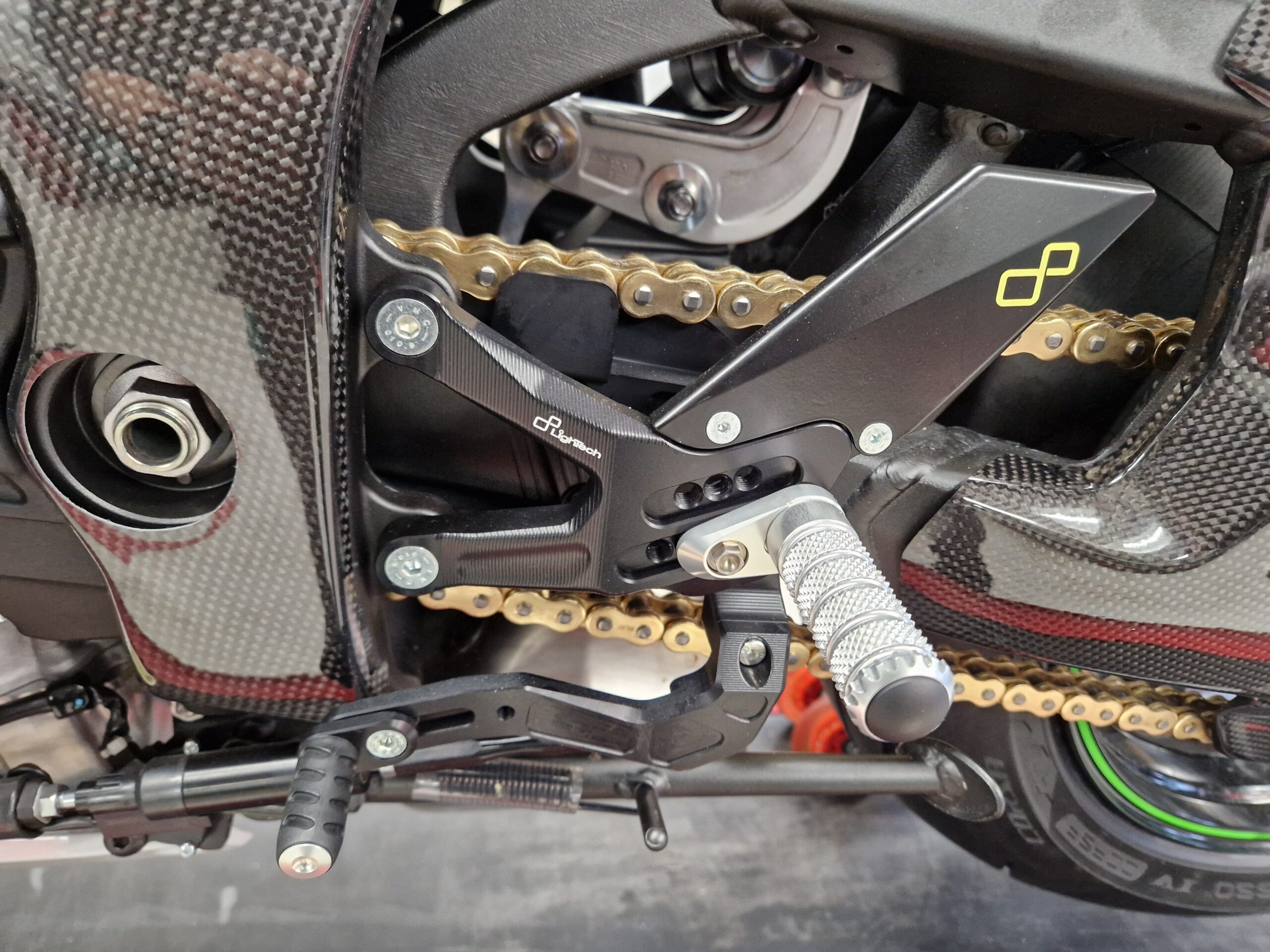 LIGHTECH Fix Rearset Standard Shifting - Kawasaki ZX10R