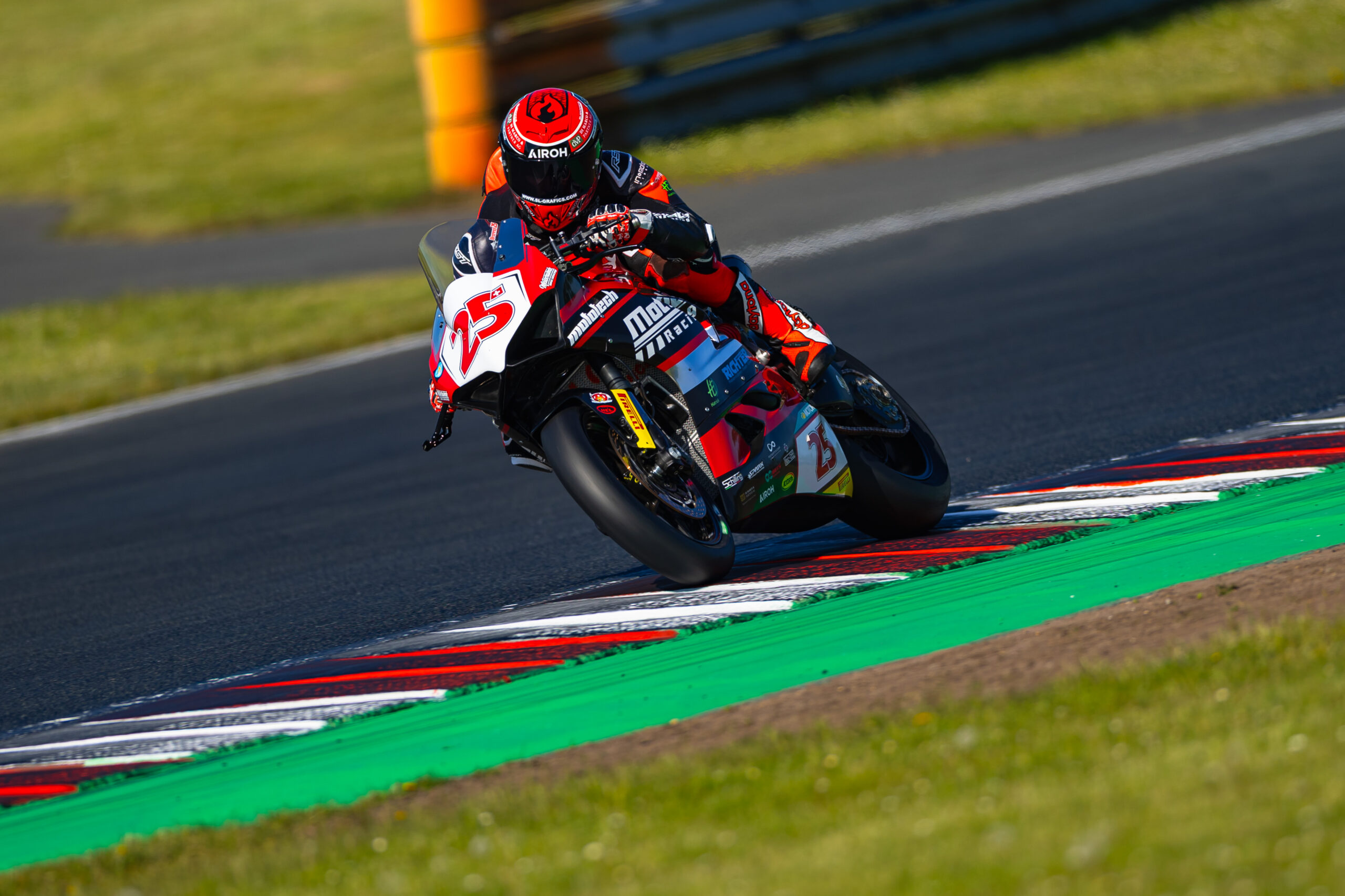 MARCEL_BRENNER_DUCATI_PANIGALE_V2_IDM_2025_SCHWEIZ_BERN_MOTORRADRENNFAHRER Haller-Motos-Jegenstorf_Hintergrund_Ueber-Uns_Joel-Trostel